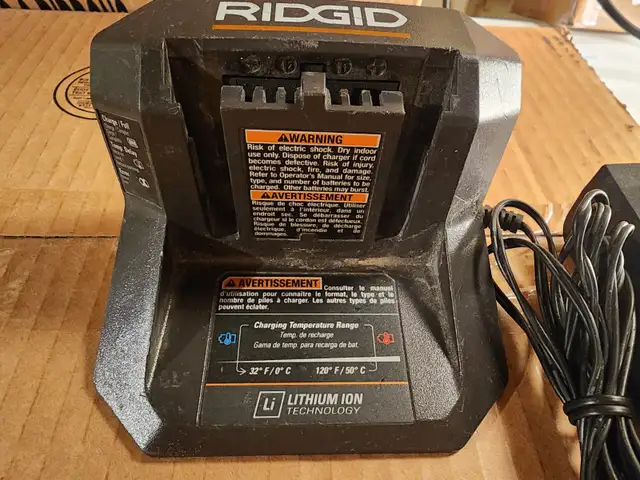 Ridgid R86093 Lithium-Ion Wall Mount Battery Charger in Power Tools in Windsor Region - Image 8
