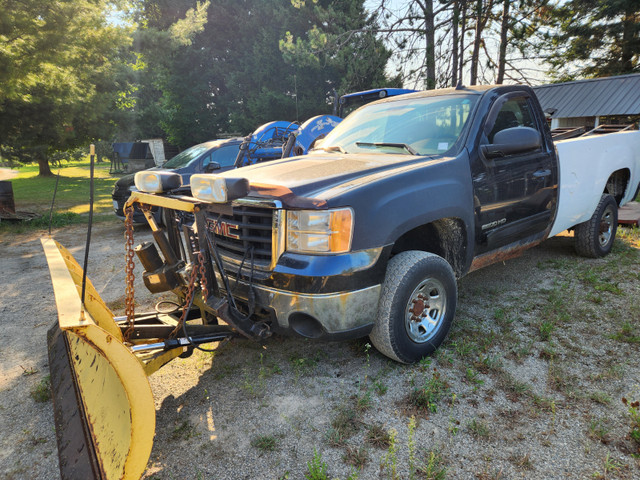2010 gmc sierra 2500hd with 7.5ft snow plow in Cars & Trucks in Barrie