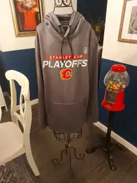 Calgary Flames hoodie large 
