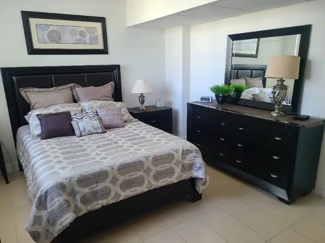 Hollywood/Hallandale in Florida in Canada - Image 6