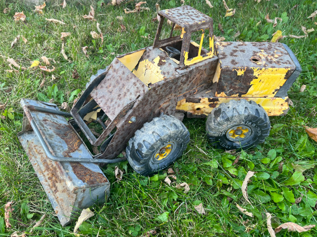 Antique & Vintage Tonka Toy, Truck, Bulldozer, Grader, Payloader in Arts & Collectibles in North Bay - Image 3