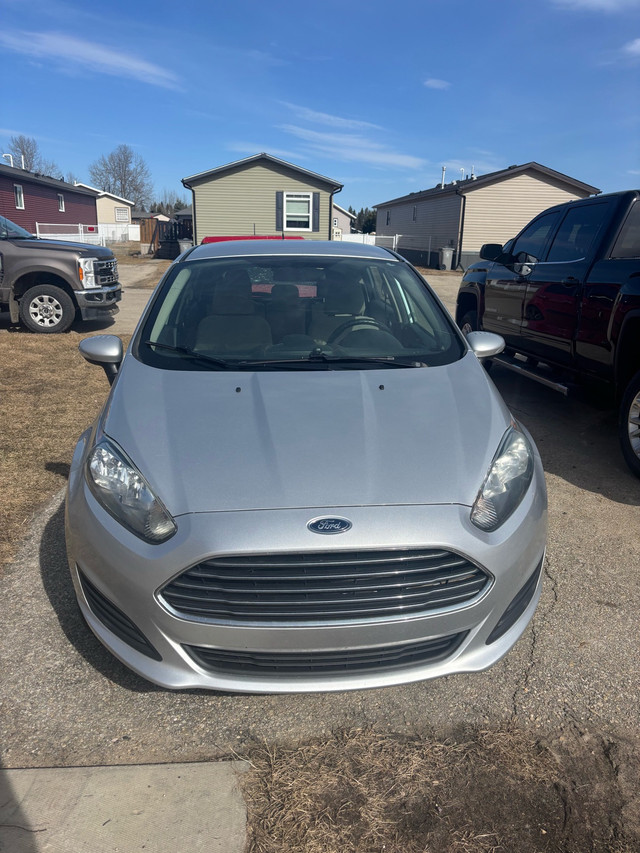 2015 Ford Fiesta SE Hatchback in Cars & Trucks in Edmonton - Image 2