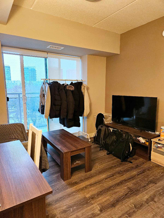 [Price drop] Sublet for fully furnished unit near UW from Apr 22 in Ontario - Image 4