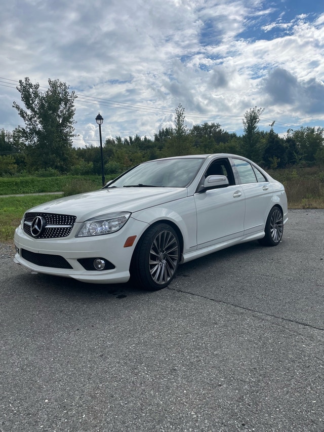 Mercedes-Benz C230 (2009) excellent condition