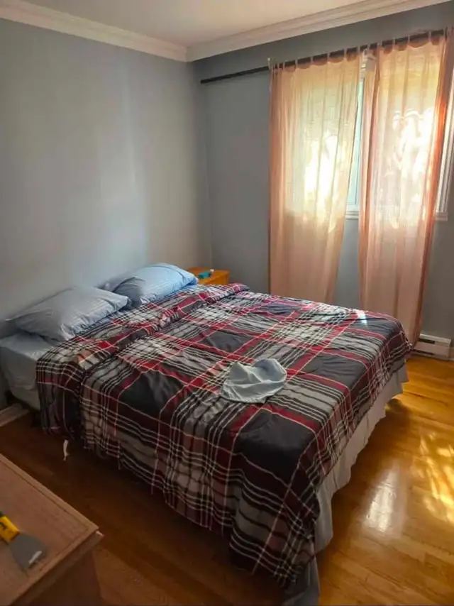 Furnished room