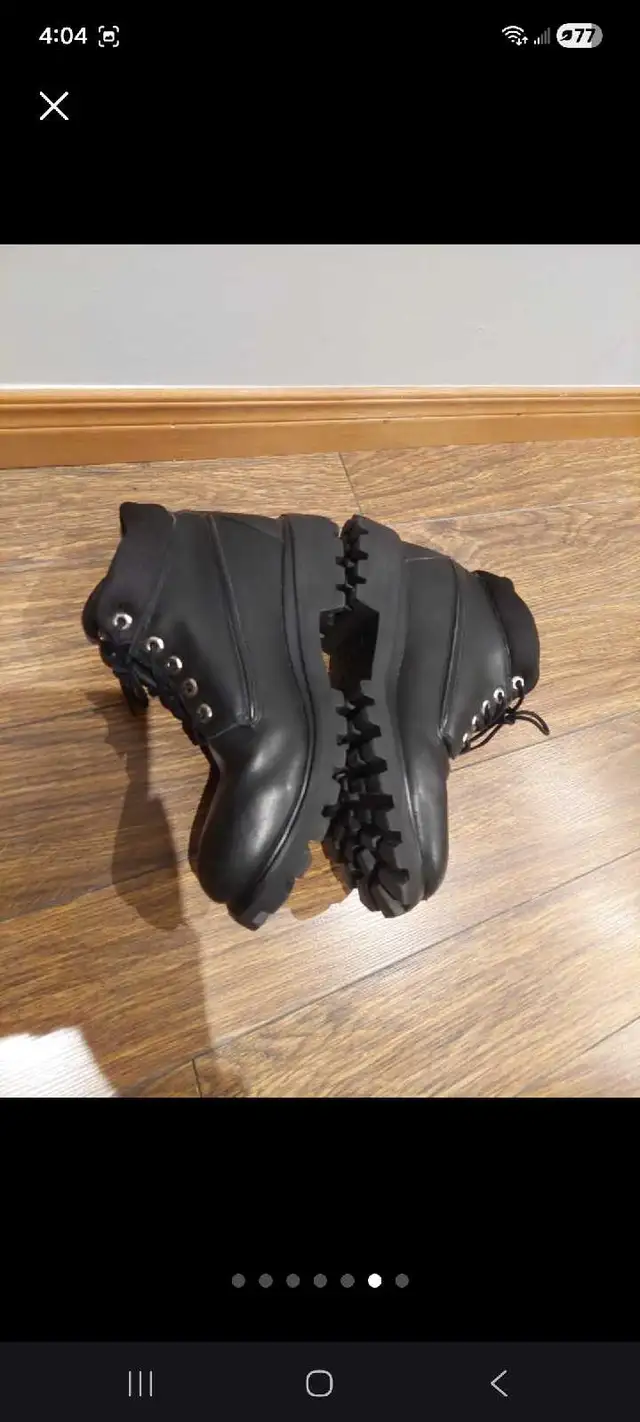 Timberland Men's Black Boots in Men's Shoes in Oakville / Halton Region - Image 6