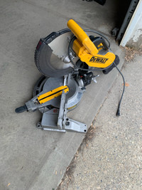 Dewalt 12 “mitre saw 