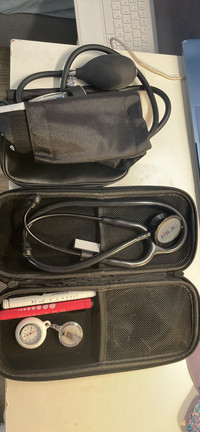 Stethoscope & all nursing items including cases