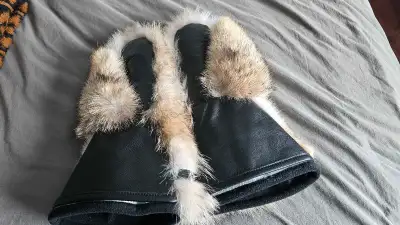 New mens XL Coyote Fur Mittens Quebec , View more