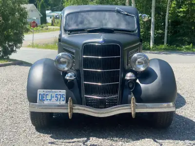 1935 Ford Sedan, new build, 327 aluminum heads, aluminum intake, edelbrock intake, electronic igniti...