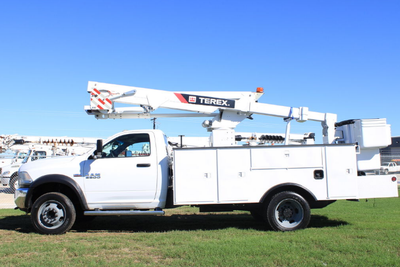 2016 Ram 5500 - Automatic transmission - 6.4 Gasoline engine - 4x4 Terex LT38 - Insulated - 45 ft wo...