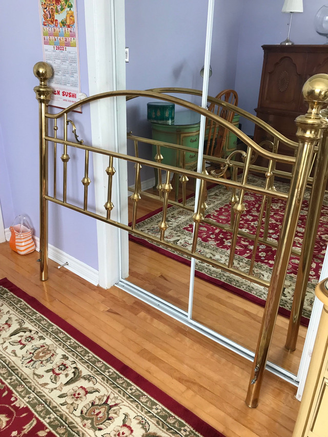 Beautiful Vintage Real Brass Headboard & Footboard dans Lits et matelas  à Longueuil/Rive Sud - Image 3