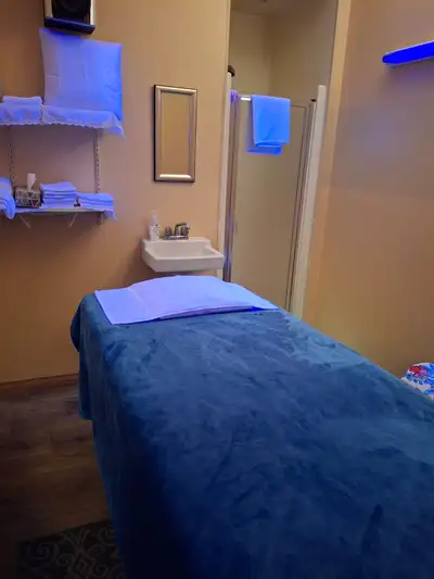 Masseuse recherché  - Hiring massage therapist, View more