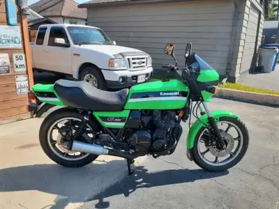 1982 Kawasaki gpz 1100 b2 ELR Clone.Excellent condition all original parts except 4 into 1 Supertrap...