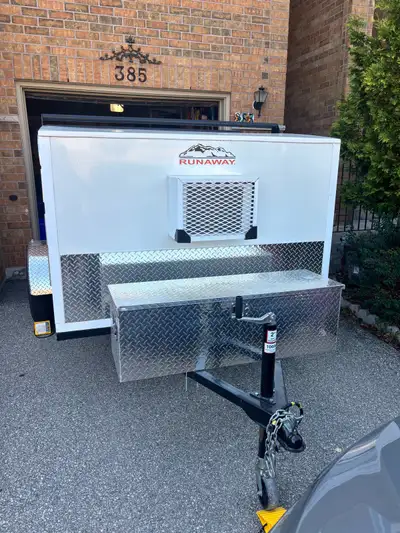 Standard Features and Specs: - Full One Piece Fiberglass Roof - Non-Wood Construction - Fully Welded...