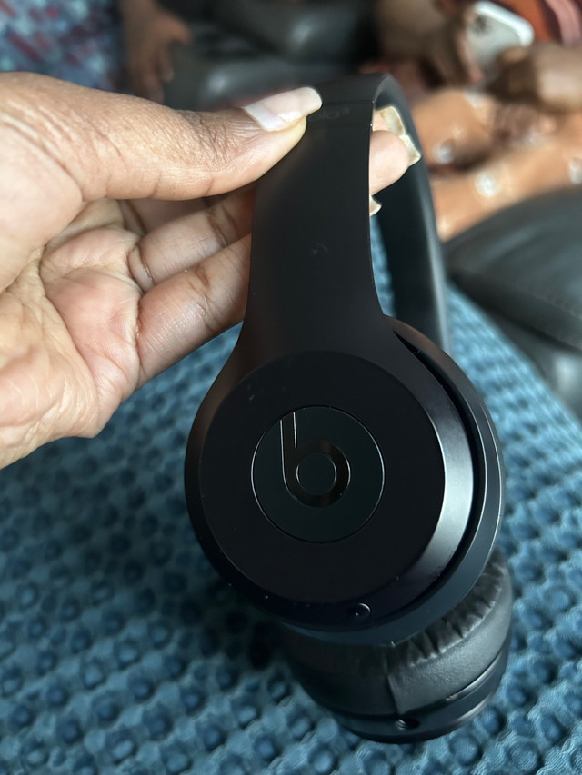 Beats Solo 3 Headphones (Lightly used-only 3 months old) in General Electronics in Hamilton