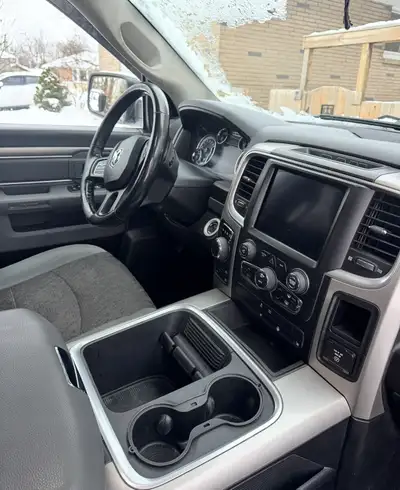 268,000KM New tires last year Hard/locking box cover with lights Box has been coated New aftermarket...