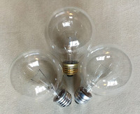 Ampoules Globes G25 40W neuves (x3) / New G25 40W Vanity Bulbs (