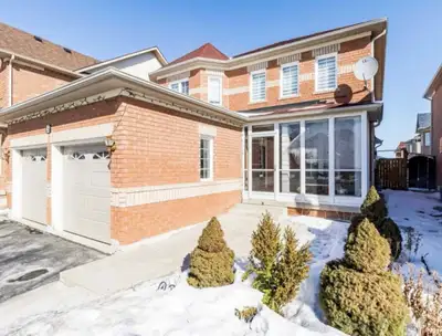 Room available(upstairs ) in sharing for female only. 1 girl is already living. Shared access to com...