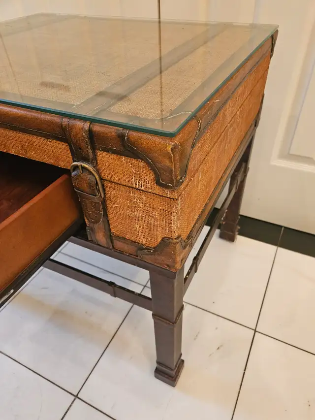 STILES BROTHERS STYLE SAFARI WICKER SIDE TABLE WITH DRAWER in Coffee Tables in City of Toronto - Image 6