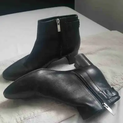 (Size 10) Aquatalia Women Black Leather Boots, View more