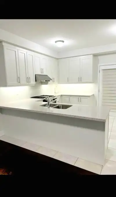 1 full spacious Bedroom available in 4 bedroom 3 bathroom house with walk-in closet and 1 shared ful...