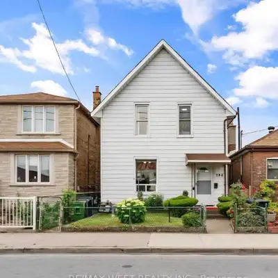 Fully Furnished Private Room for Single Occupancy + Garage Parking – Weston Road, Toronto ✨ Availabl...
