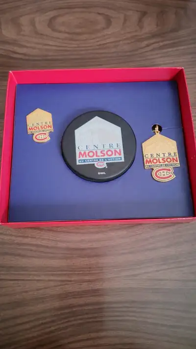 Boîte souvenirs hockey Canadien Centre Molson 1996, View more