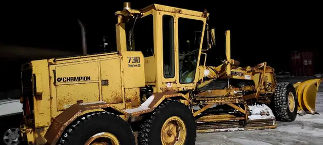 Champion 730 series III Grader in Heavy Equipment in Peterborough - Image 3