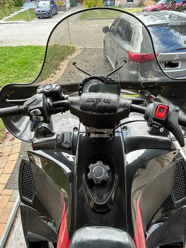 Motoneige Arctic Cat TZ1 2012 in Snowmobiles in Laval / North Shore - Image 5