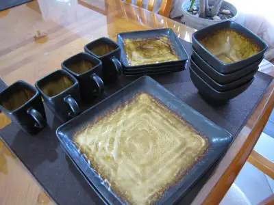 Ensemble de vaisselle 16 morceaux - 16 Pieces Dinnerware Set, View more