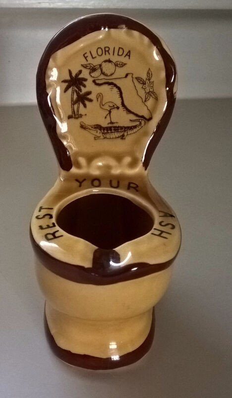 Vintage Florida Souvenir Ashtray/Toilet in Arts & Collectibles in Oshawa / Durham Region
