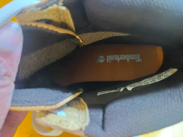 Timberlands Boots Womens 8.5  in Women's - Shoes in Mississauga / Peel Region - Image 11