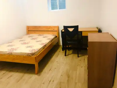 Private room. Close to Seneca college, TTC, go station and supermarket. All utilities and high speed...