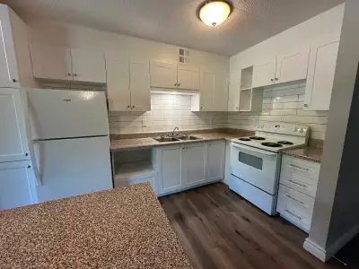Renovated 2 Bedroom Suite Call 519-428-2271 for information Building Description On-Site Staff Contr...