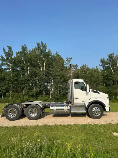 2020 Kenworth T880 Paccar 510 hp new long block put in by kenworth this spring with 500 hrs on it Fr...