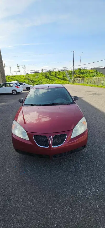 2008 pontiac G6, 105 000 km , Fonctionne parfaitement, pas de rouille N'est pas neuf mais fonctionne...