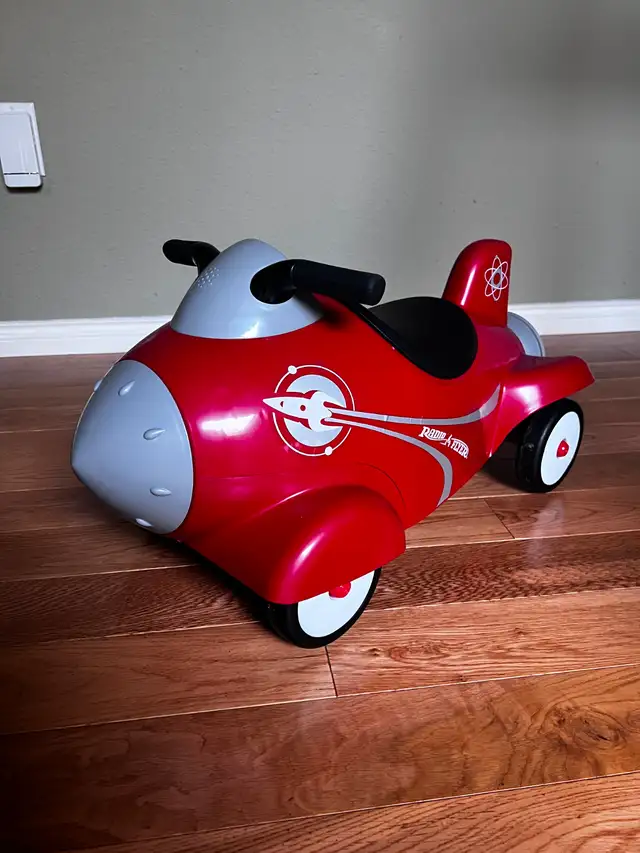 Radio Flyer Retro Rocket Ride On