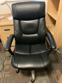 Leather Office/desk chair Height Adjustable 