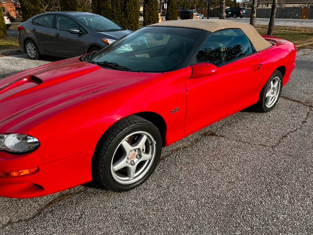 1998 Camaro SS Convertible, excellent condition, low kms in Classic Cars in Leamington