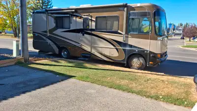Low mileage (64000 + miles), no snow weather use. no accidents. some clear coat peeling. 8.1 Workhor...