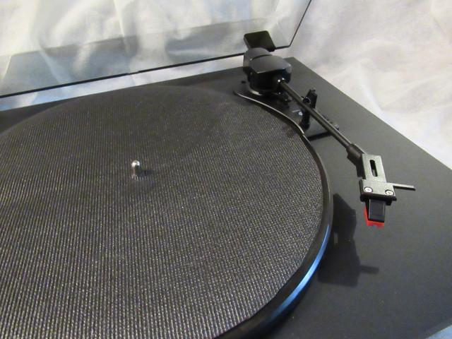 TEAC    BLUETOOTH       TURNTABLE in Stereo Systems & Home Theatre in City of Toronto - Image 3