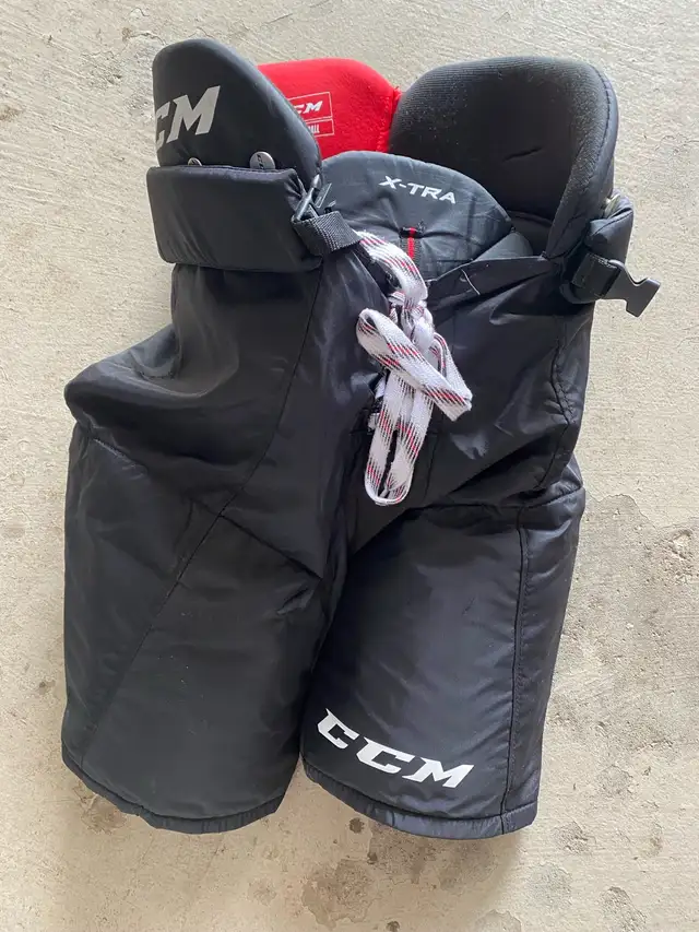 New - CCM X-Tra senior small hockey pant - new in Hockey in Mississauga / Peel Region - Image 2