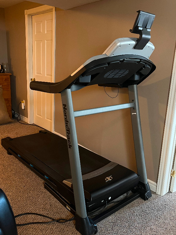 NordicTrack C950i Treadmill Exercise Equipment Brantford Kijiji