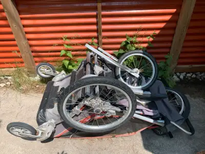 I'm selling a used Thule Chariot that's ready for your outdoor adventures, featuring a durable desig...
