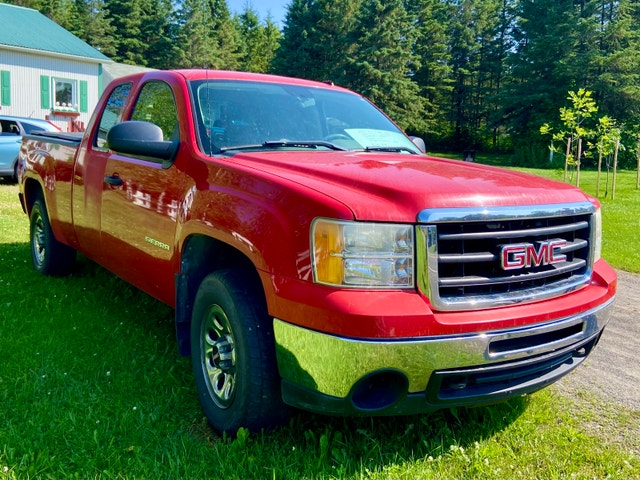 2011 GMC Sierra 1500 — photo 2