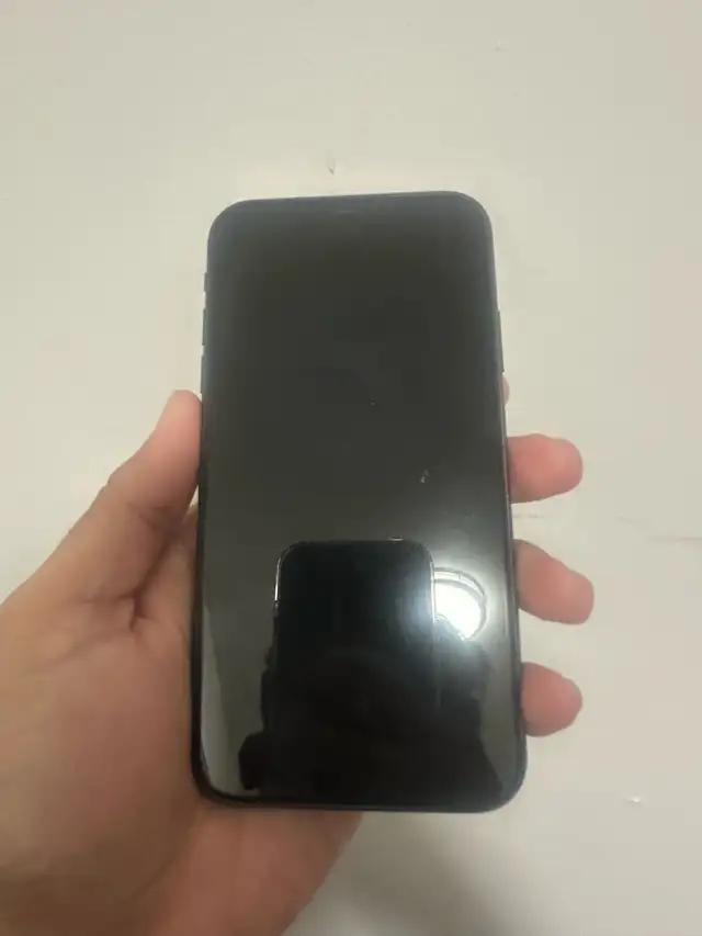 iphone 11 64gb dans Téléphones cellulaires dans Kitchener / Waterloo - Image 3