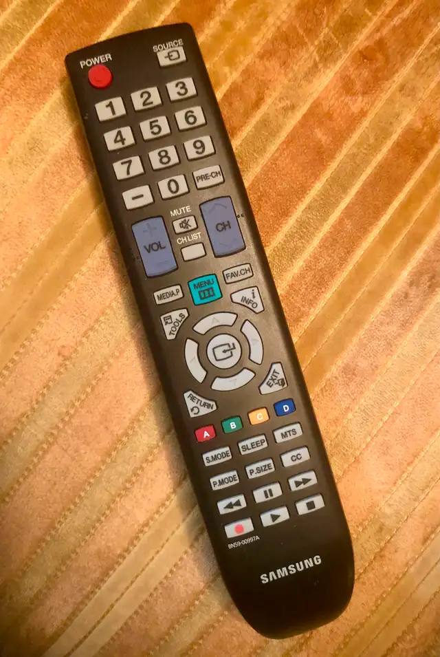 Samsung TV- Like New in TVs in Ottawa - Image 6