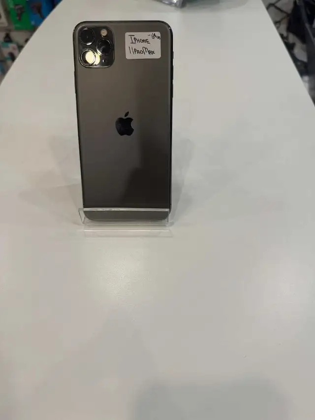 iphone 11 pro max in Cell Phones in City of Toronto - Image 3