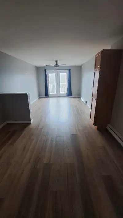 2 Bedroom. Jones Lake area. walk to shopping, entertainment and transit. Quiet mature building with...